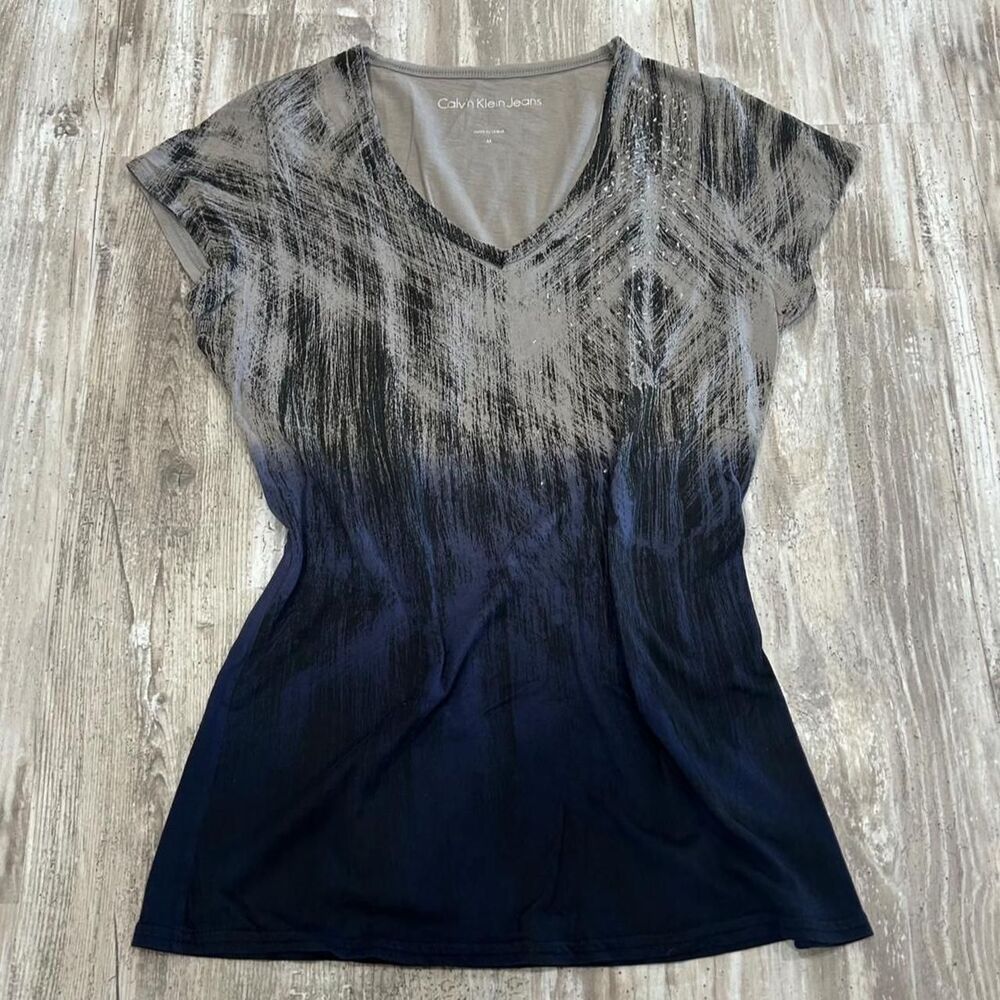 Calvin Klein Jeans Women's 2010s y2k indie grunge gray + blue ombre V-neck short